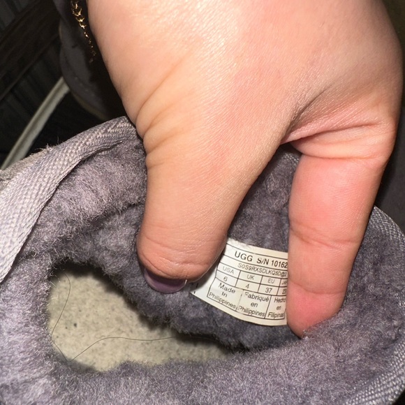 Uggs - Picture 4 of 7